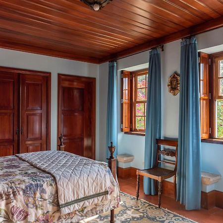 Pensjonat Quinta De Mouraes Casa Dos Rododendros Lever Zewnętrze zdjęcie