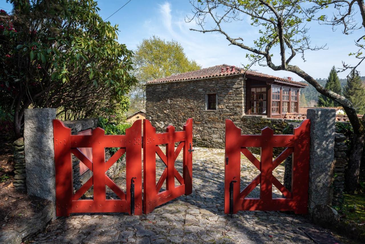 Pensjonat Quinta De Mouraes Casa Dos Rododendros Lever Zewnętrze zdjęcie