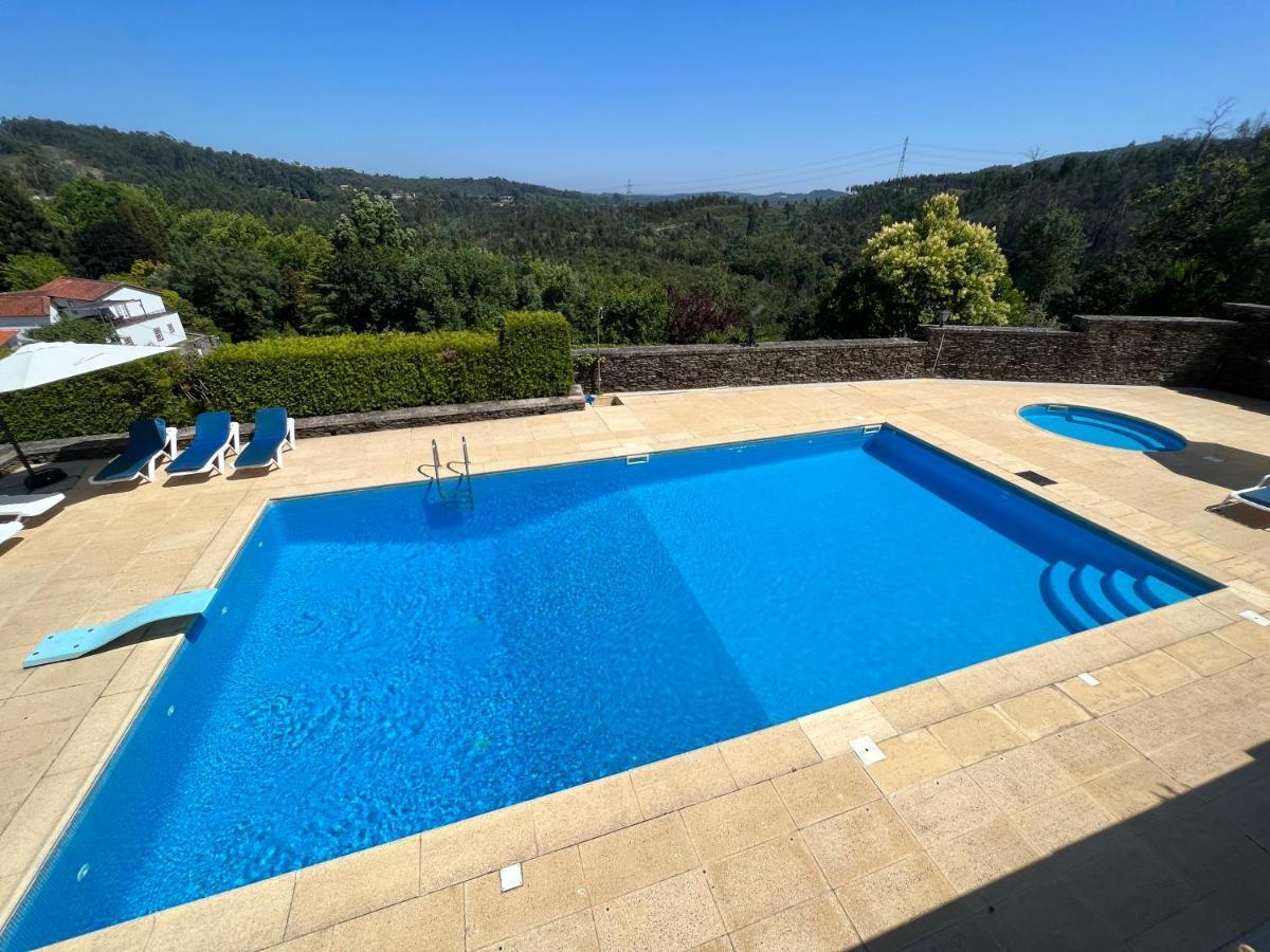 Pensjonat Quinta De Mouraes Casa Dos Rododendros Lever Zewnętrze zdjęcie