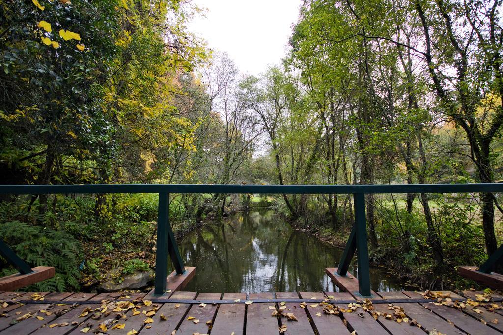 Pensjonat Quinta De Mouraes Casa Dos Rododendros Lever Zewnętrze zdjęcie